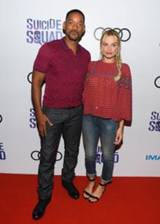 Margot Robbie feet photo thumbnail