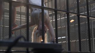 Margot Robbie feet photo thumbnail