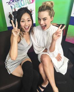 Margot Robbie feet photo thumbnail