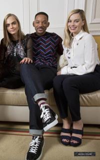 Margot Robbie feet photo thumbnail