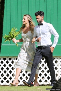 Margot Robbie feet photo thumbnail