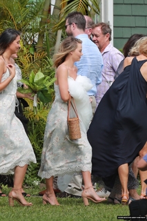 Margot Robbie feet photo thumbnail