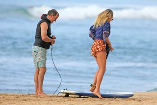 Margot Robbie feet photo thumbnail