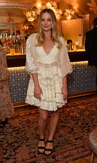 Margot Robbie feet photo thumbnail