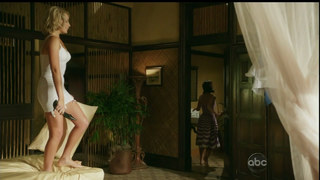 Margot Robbie feet photo thumbnail