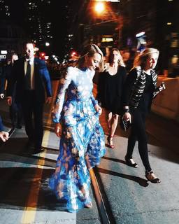 Margot Robbie feet photo thumbnail