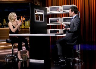 Margot Robbie feet photo thumbnail
