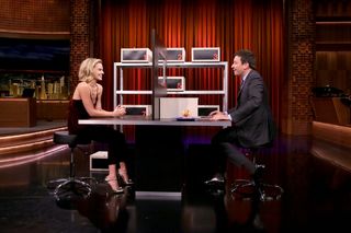 Margot Robbie feet photo thumbnail