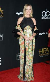 Margot Robbie feet photo thumbnail
