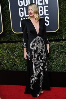Margot Robbie feet photo thumbnail