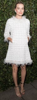Margot Robbie feet photo thumbnail