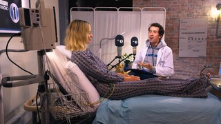 Margot Robbie feet photo thumbnail