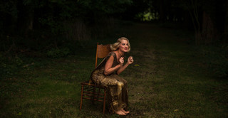 Margot Robbie feet photo thumbnail