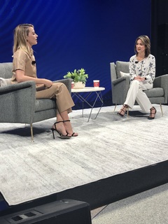 Margot Robbie feet photo thumbnail
