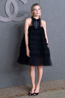 Margot Robbie feet photo thumbnail