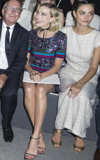 Margot Robbie feet photo thumbnail