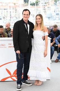 Margot Robbie feet photo thumbnail