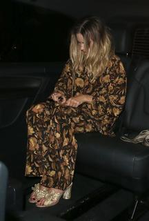 Margot Robbie feet photo thumbnail
