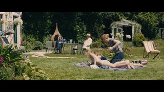 Margot Robbie feet photo thumbnail