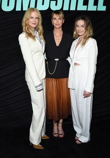 Margot Robbie feet photo thumbnail