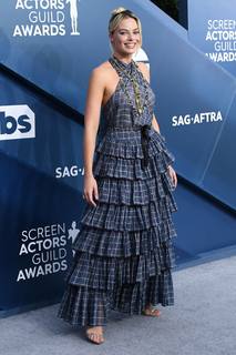 Margot Robbie feet photo thumbnail