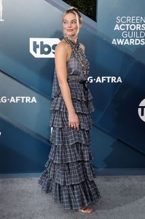 Margot Robbie feet photo thumbnail