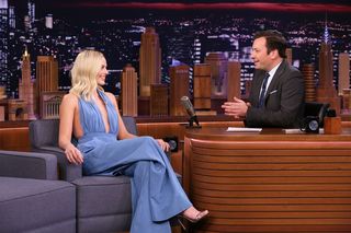 Margot Robbie feet photo thumbnail