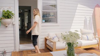 Margot Robbie feet photo thumbnail