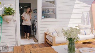 Margot Robbie feet photo thumbnail