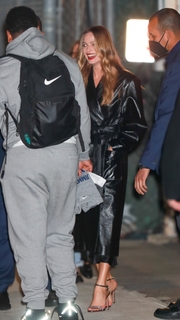Margot Robbie feet photo thumbnail
