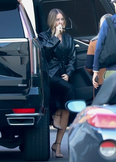Margot Robbie feet photo thumbnail