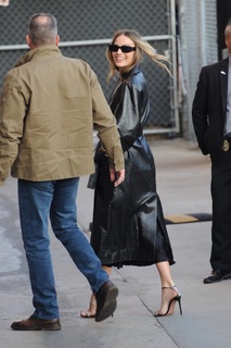 Margot Robbie feet photo thumbnail