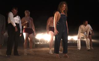 Margot Robbie feet photo thumbnail