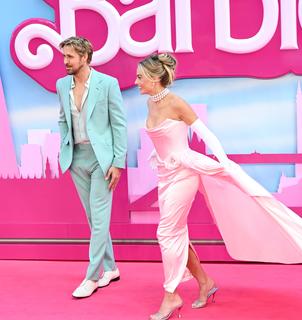 Margot Robbie feet photo thumbnail