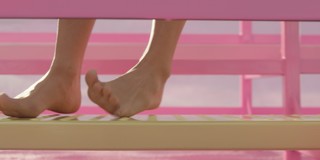 Margot Robbie feet photo thumbnail