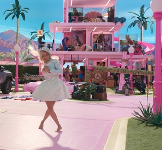 Margot Robbie feet photo thumbnail