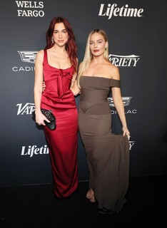 Margot Robbie feet photo thumbnail