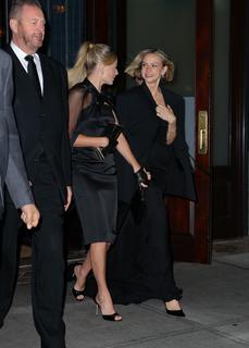 Margot Robbie feet photo thumbnail