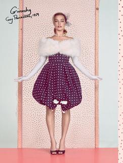 Margot Robbie feet photo thumbnail