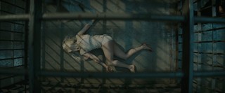 Margot Robbie feet photo thumbnail