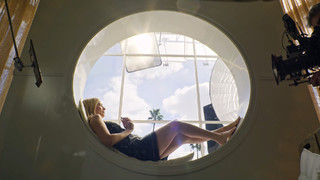 Margot Robbie feet photo thumbnail