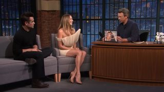 Margot Robbie feet photo thumbnail