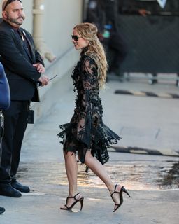 Margot Robbie feet photo 20