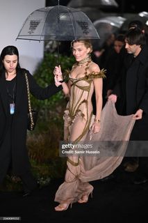 Margot Robbie feet photo 1