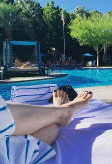 Marguerite Moreau feet photo thumbnail