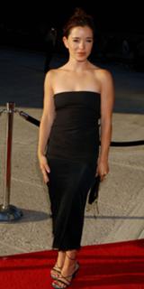Marguerite Moreau feet photo thumbnail