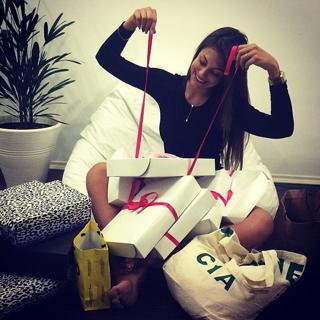 Mari Gonzalez feet photo thumbnail