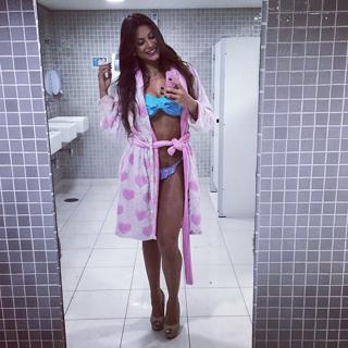 Mari Gonzalez feet photo thumbnail