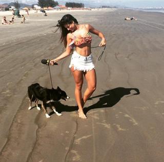 Mari Gonzalez feet photo thumbnail