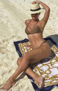 Mari Gonzalez feet photo thumbnail